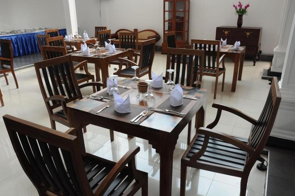 Blue Spring Hotel Wadduwa Bagian luar foto