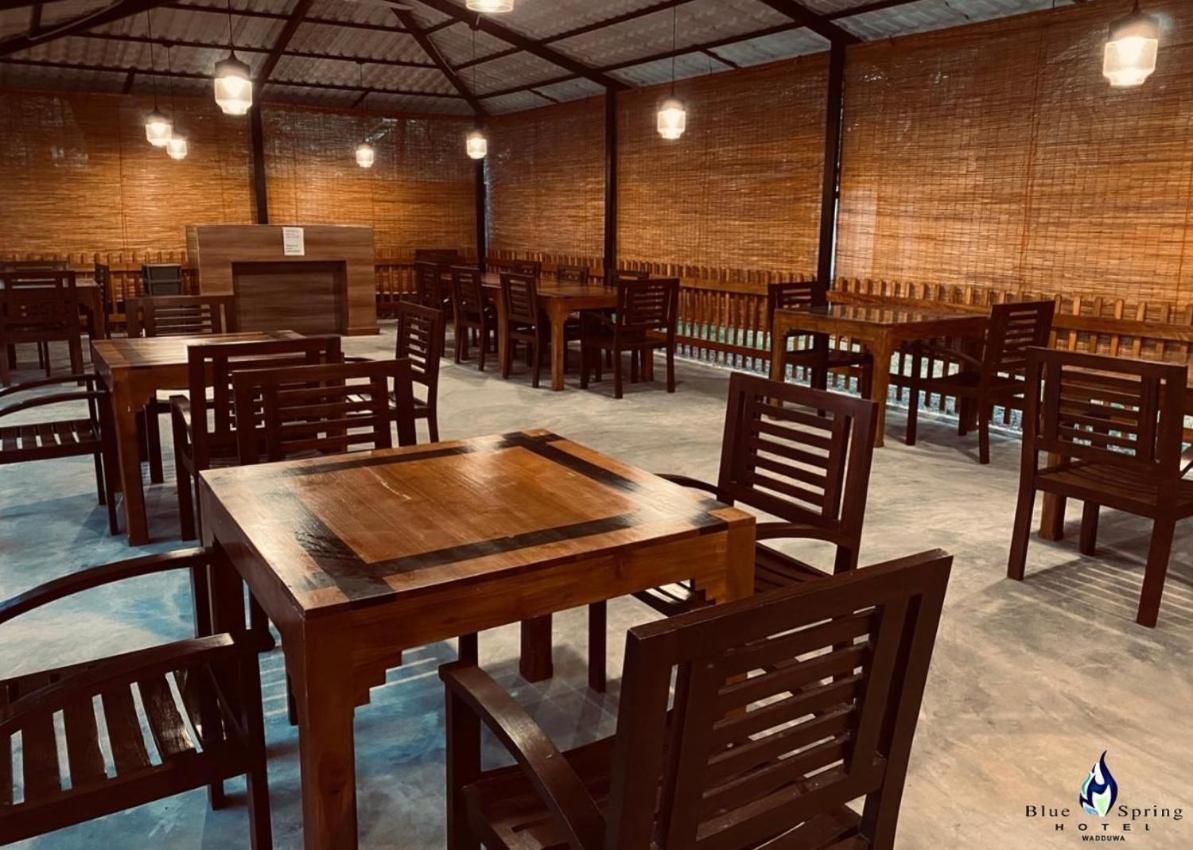 Blue Spring Hotel Wadduwa Bagian luar foto