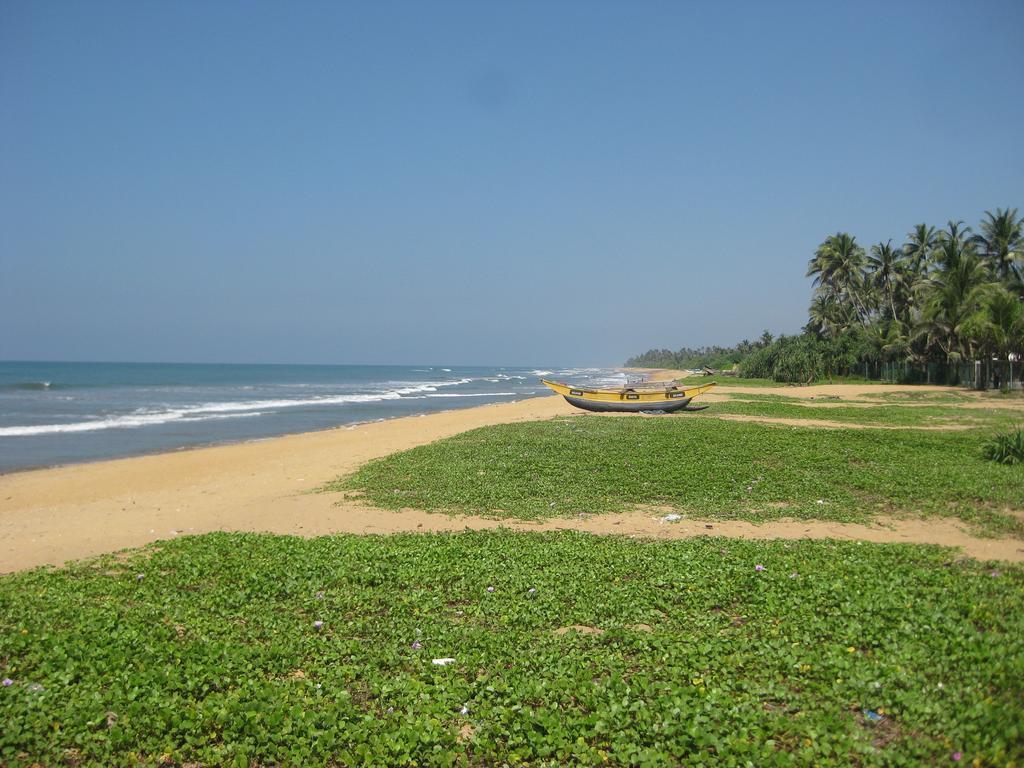 Blue Spring Hotel Wadduwa Bagian luar foto