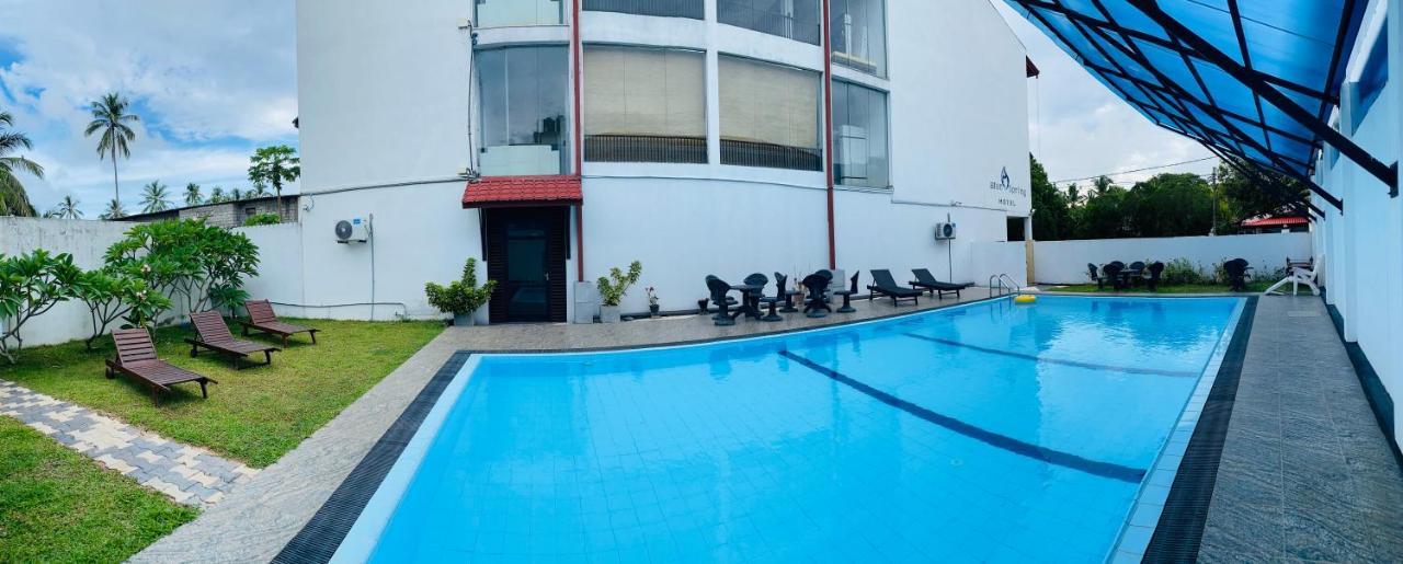 Blue Spring Hotel Wadduwa Bagian luar foto